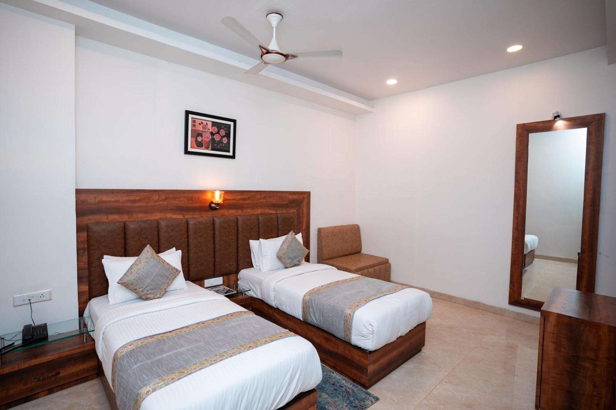 Hotel Radiance Courtyard Varanasi Eksteriør billede