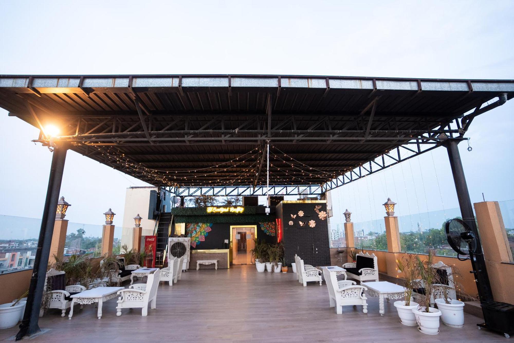 Hotel Radiance Courtyard Varanasi Eksteriør billede