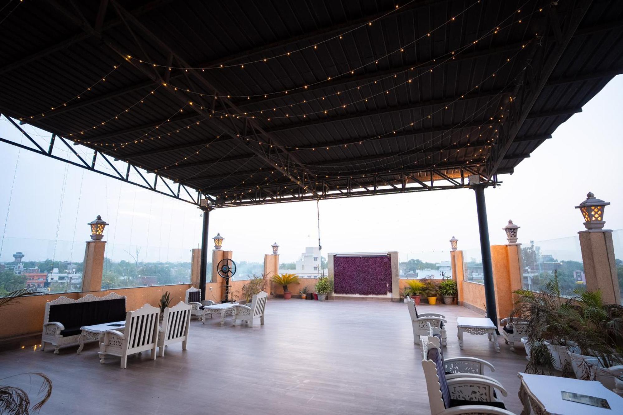 Hotel Radiance Courtyard Varanasi Eksteriør billede
